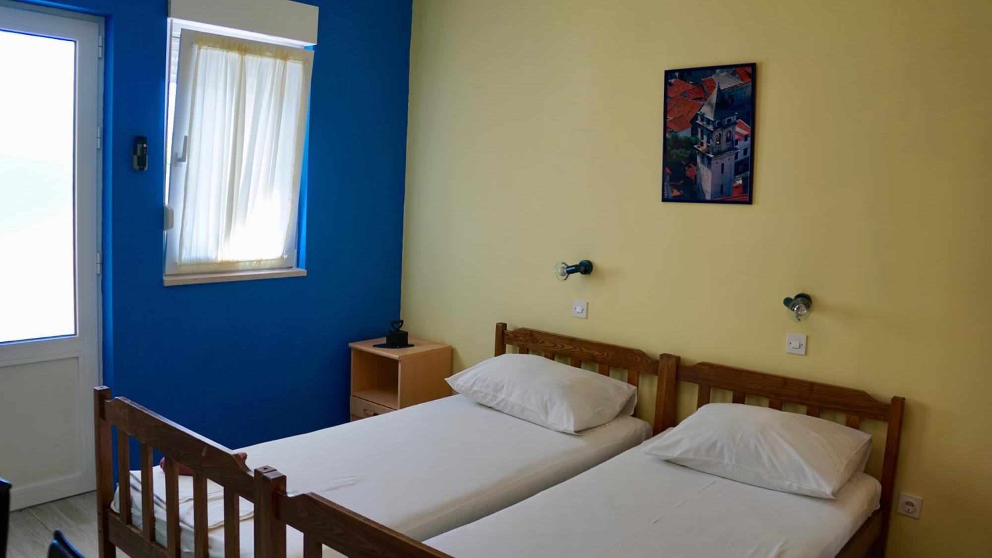 Apartments Niksa Kastelan أوميس المظهر الخارجي الصورة