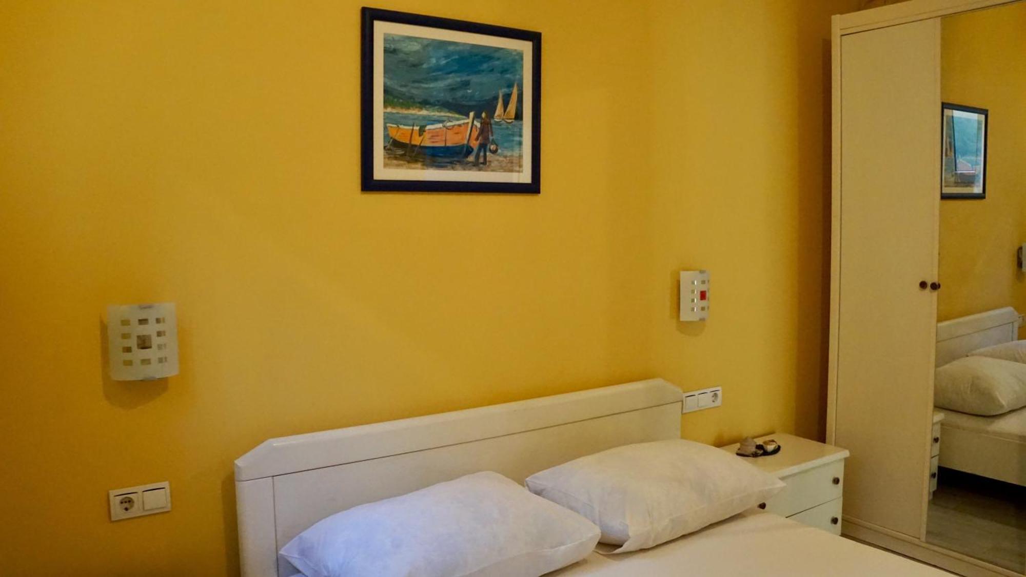 Apartments Niksa Kastelan أوميس المظهر الخارجي الصورة