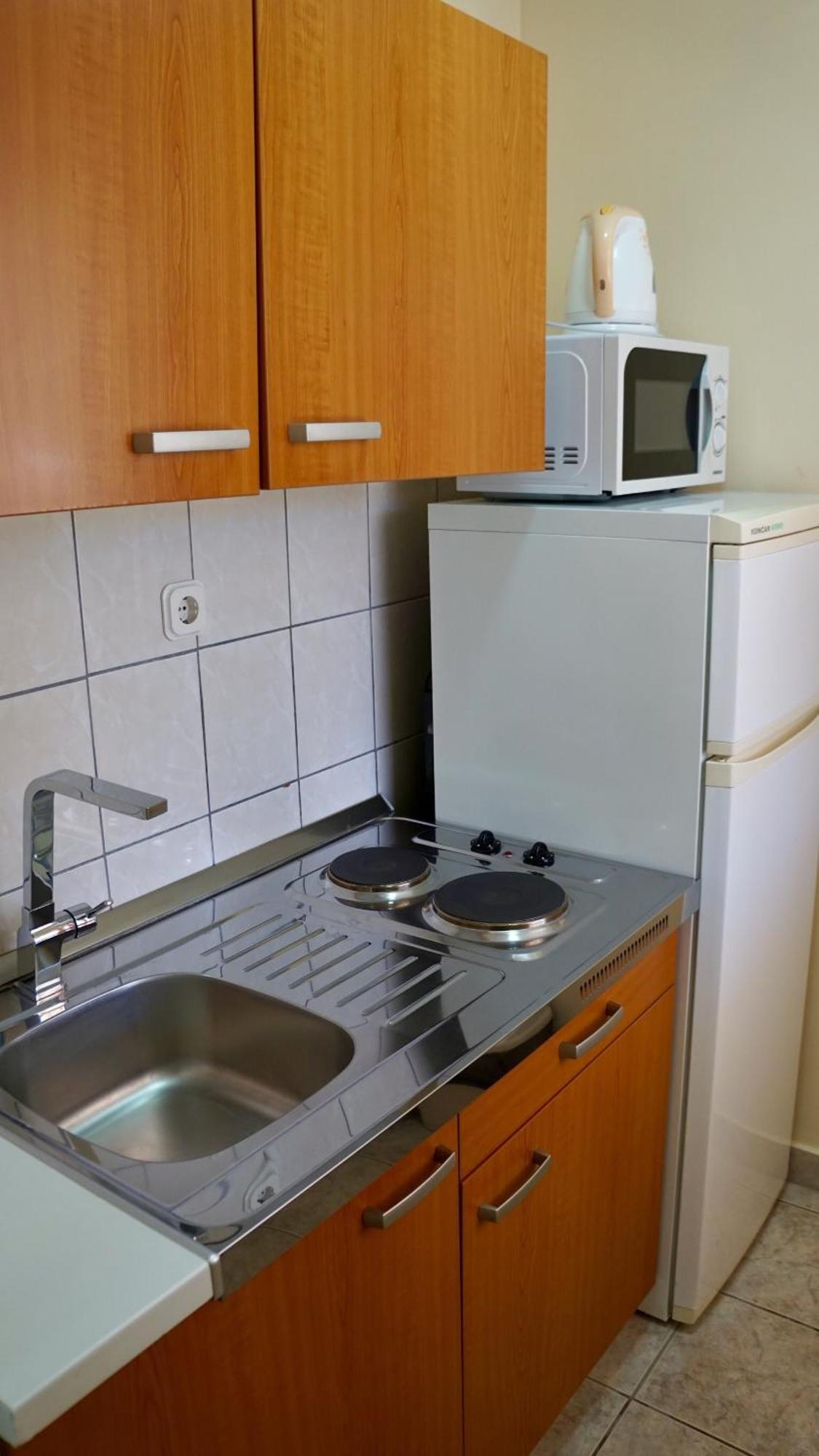 Apartments Niksa Kastelan أوميس المظهر الخارجي الصورة