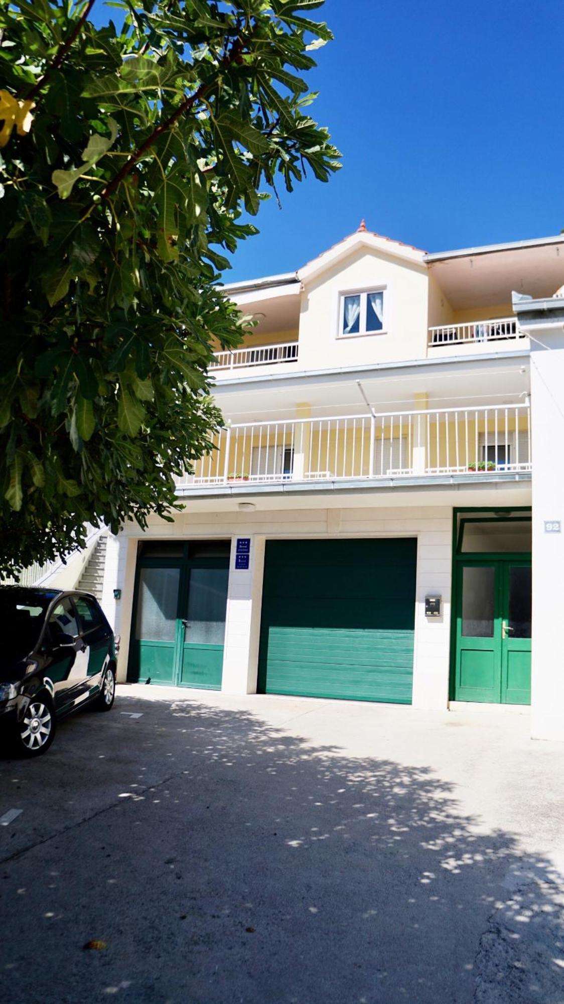 Apartments Niksa Kastelan أوميس المظهر الخارجي الصورة