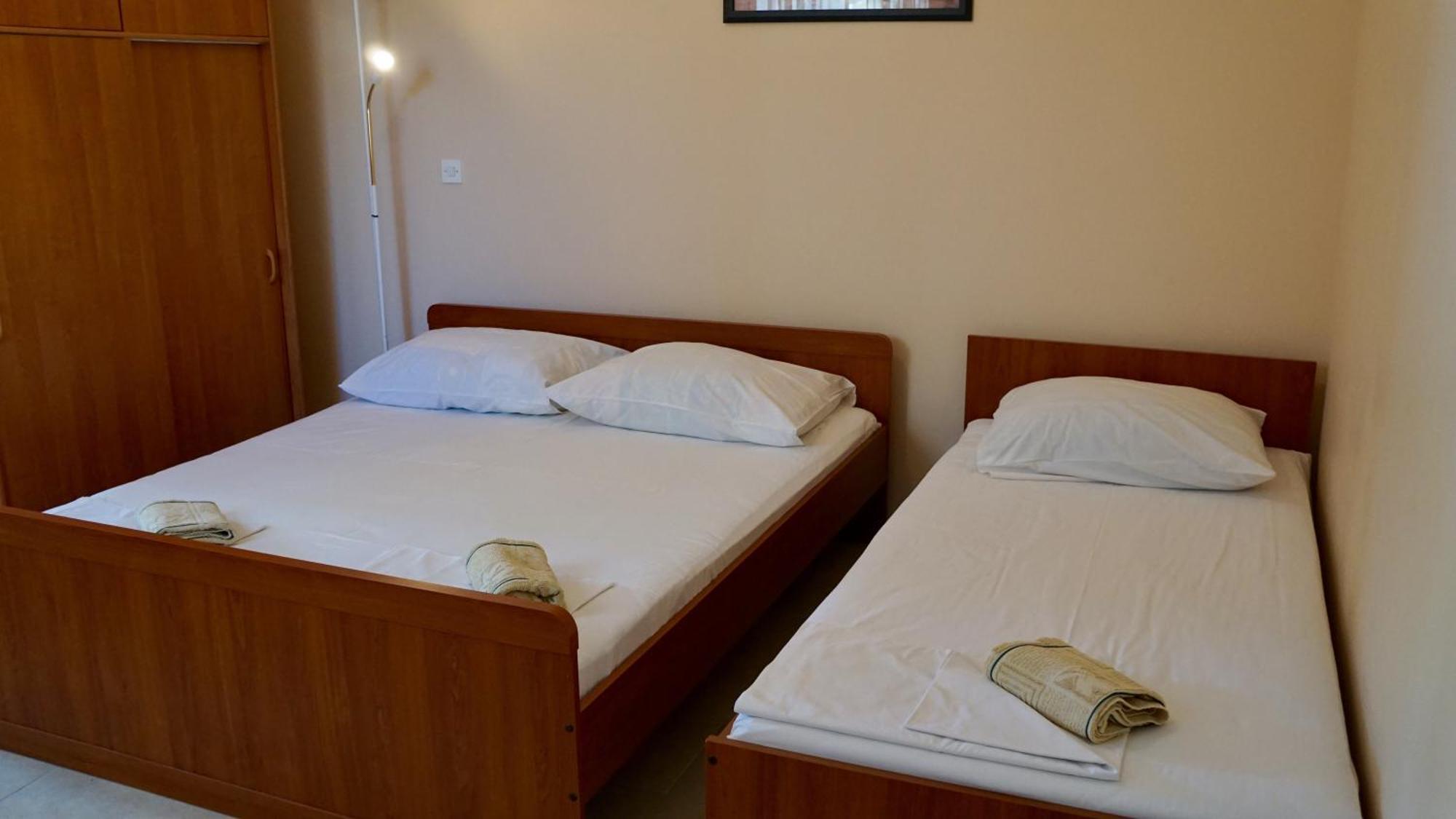 Apartments Niksa Kastelan أوميس المظهر الخارجي الصورة